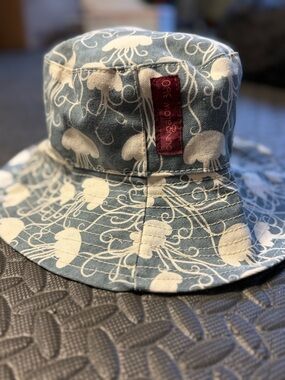 bungalow 360 Blue Jellyfish Cotton Canvas Bucket Hat Retired Print One Size